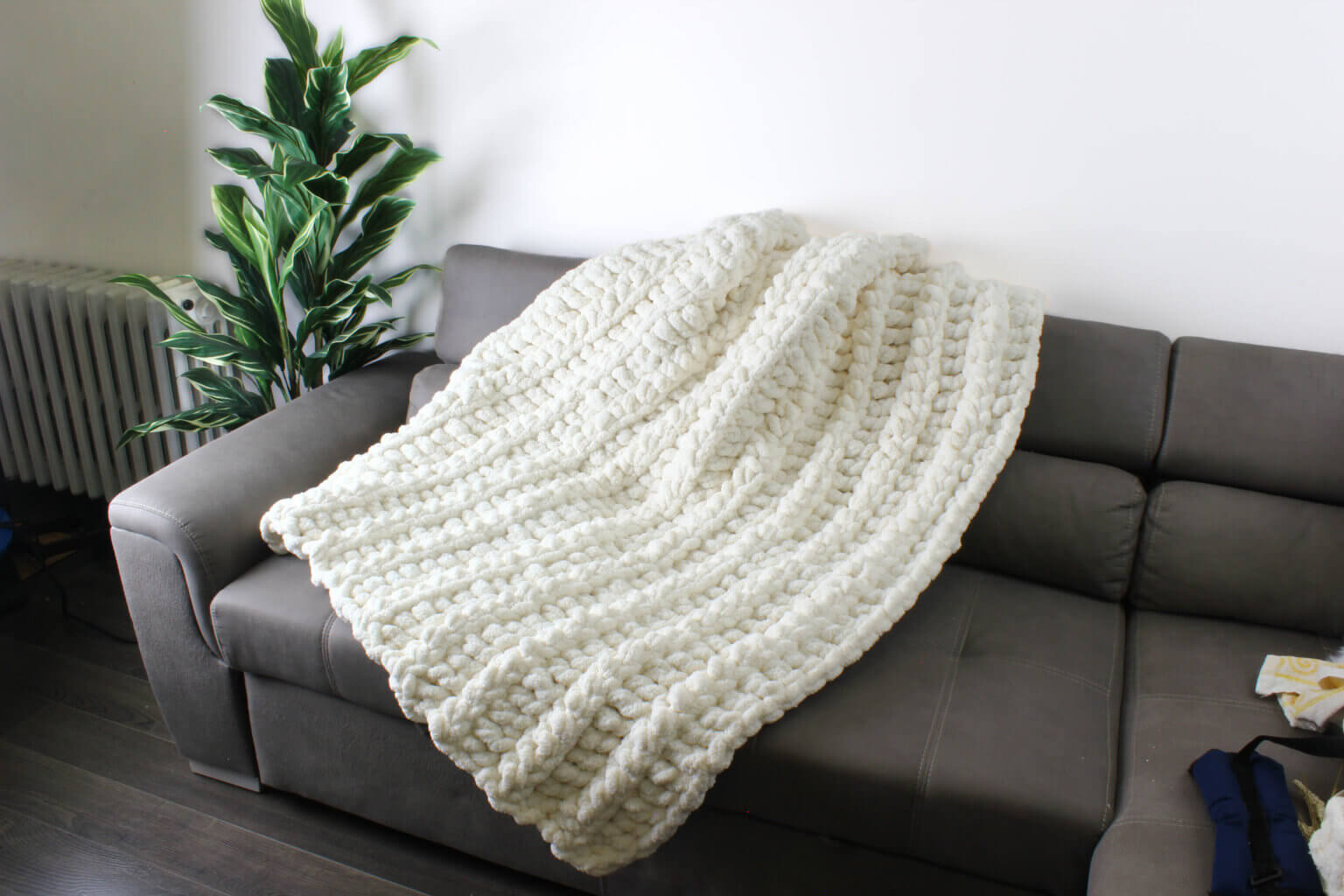 BANFF Chunky Blanket - Crochet Pattern - The Easy Design