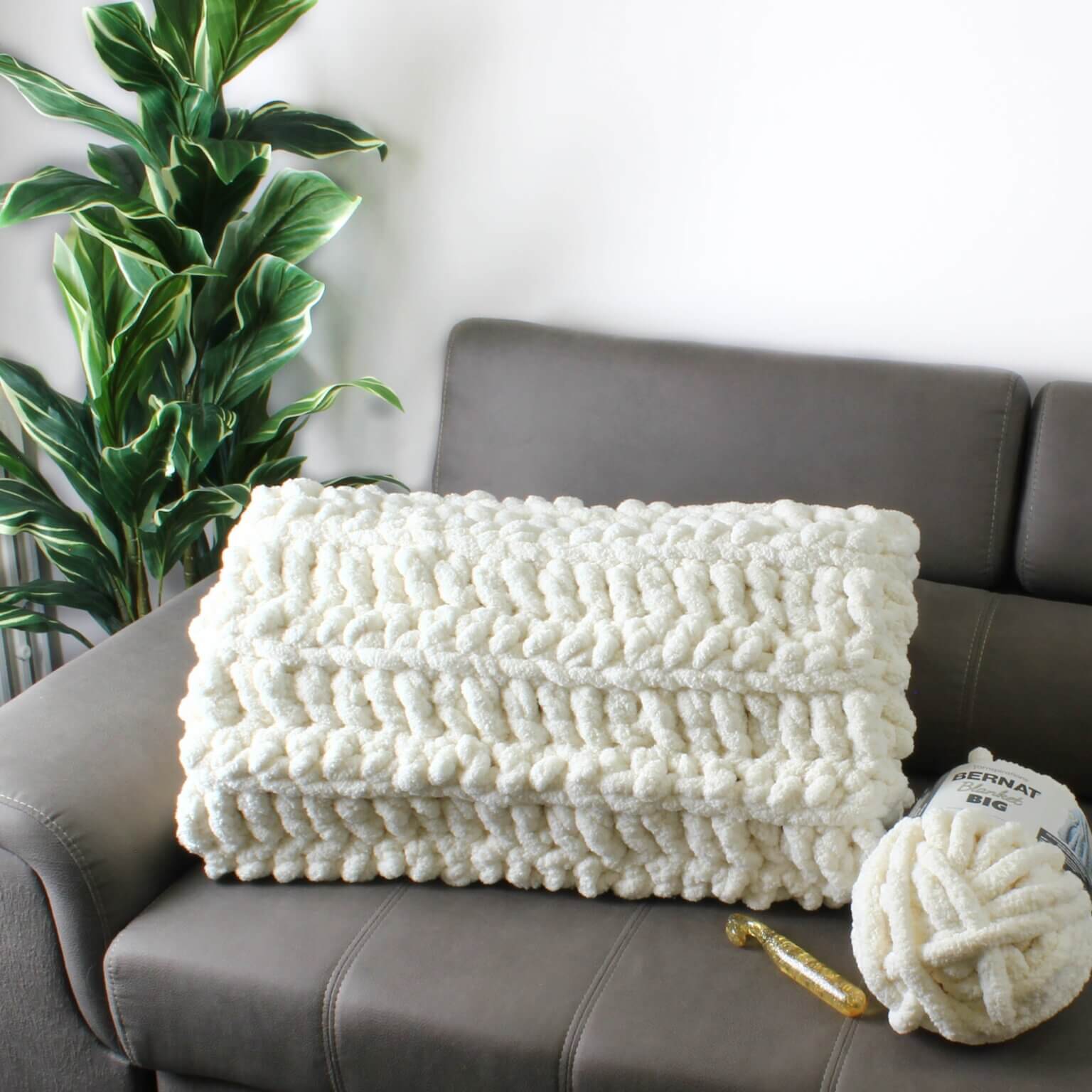 BANFF Chunky Blanket - Crochet Pattern - The Easy Design